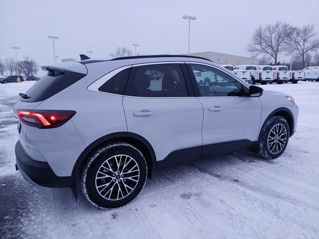 New 2026 Ford Escape SE w/ Class II Trailer Tow Package image 7