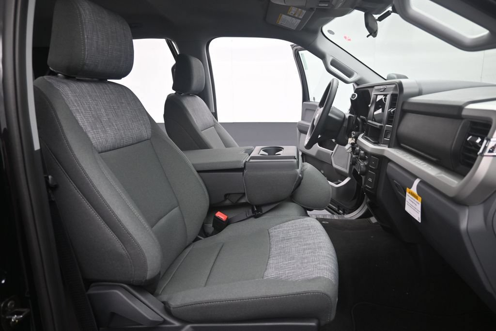 New 2026 Ford F250 XLT w/ FX4 Off-Road Package AWD/4WD image 16