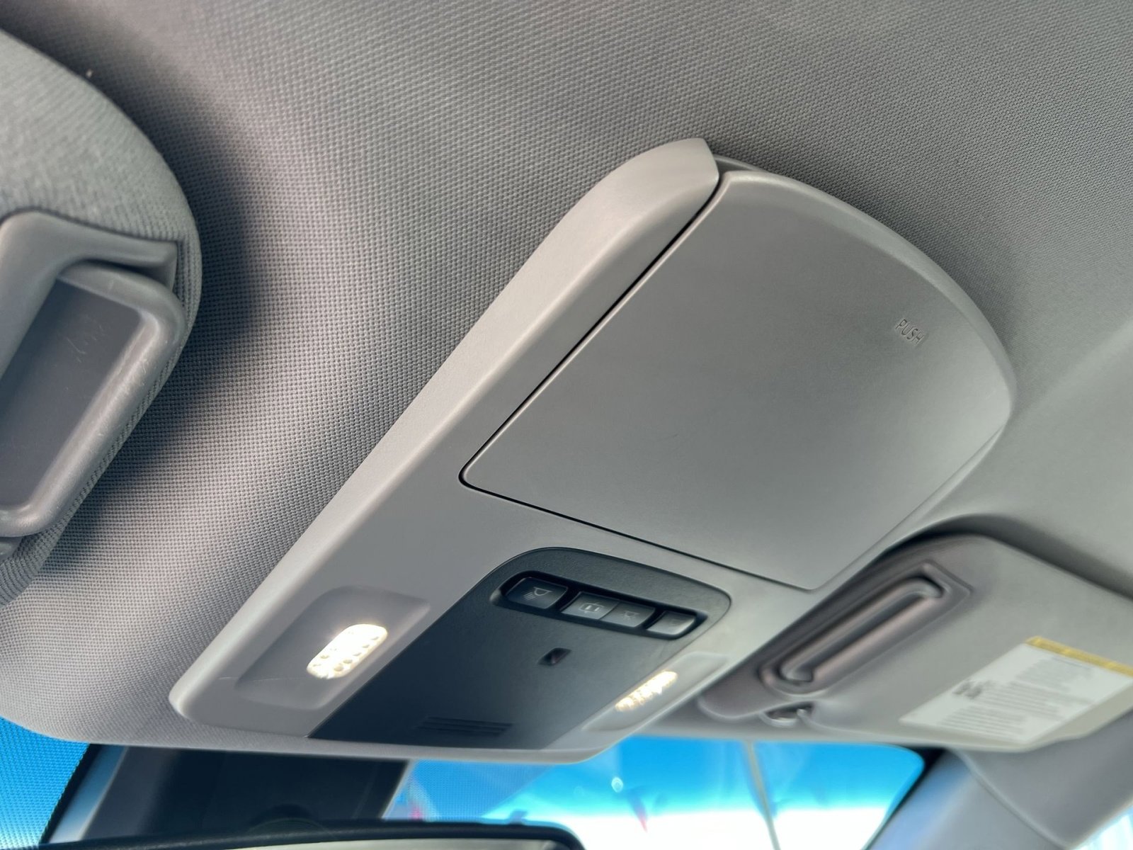 Used 2018 Toyota Camry XLE image 33