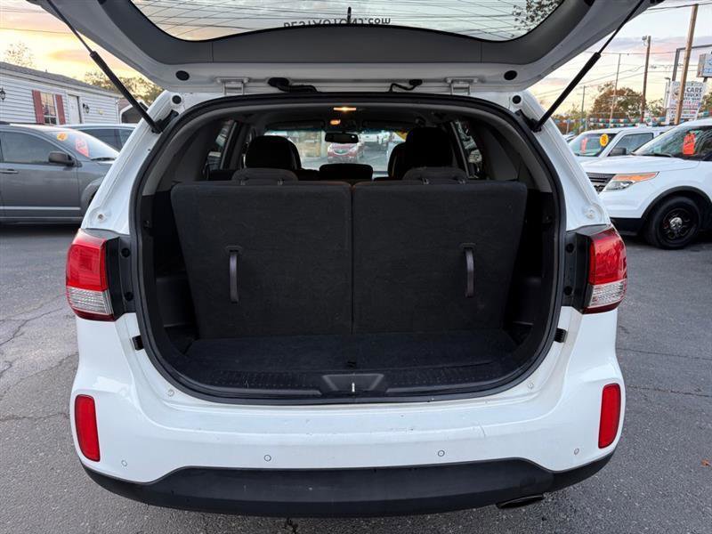 Used 2014 Kia Sorento LX image 10
