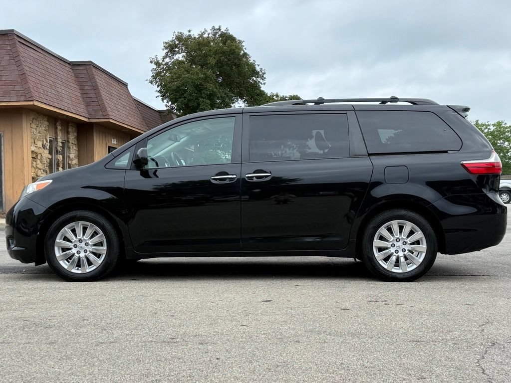 Used 2015 Toyota Sienna XLE Premium AWD/4WD image 2