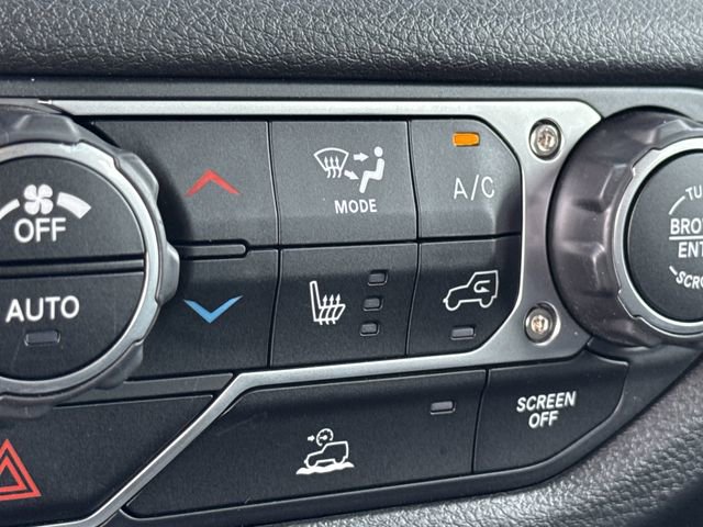 Used 2025 Jeep Wrangler Willys image 31