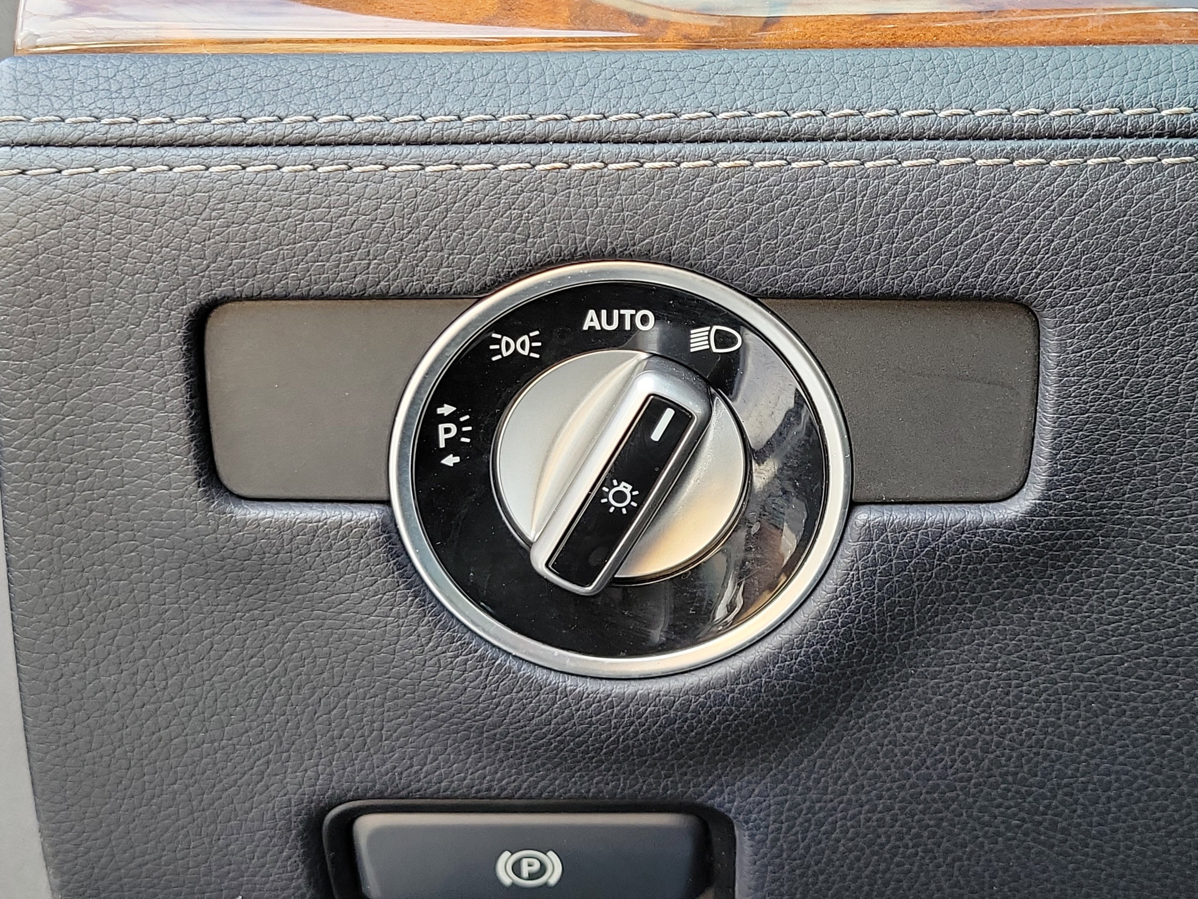 Used 2013 Mercedes-Benz SL 550 image 22