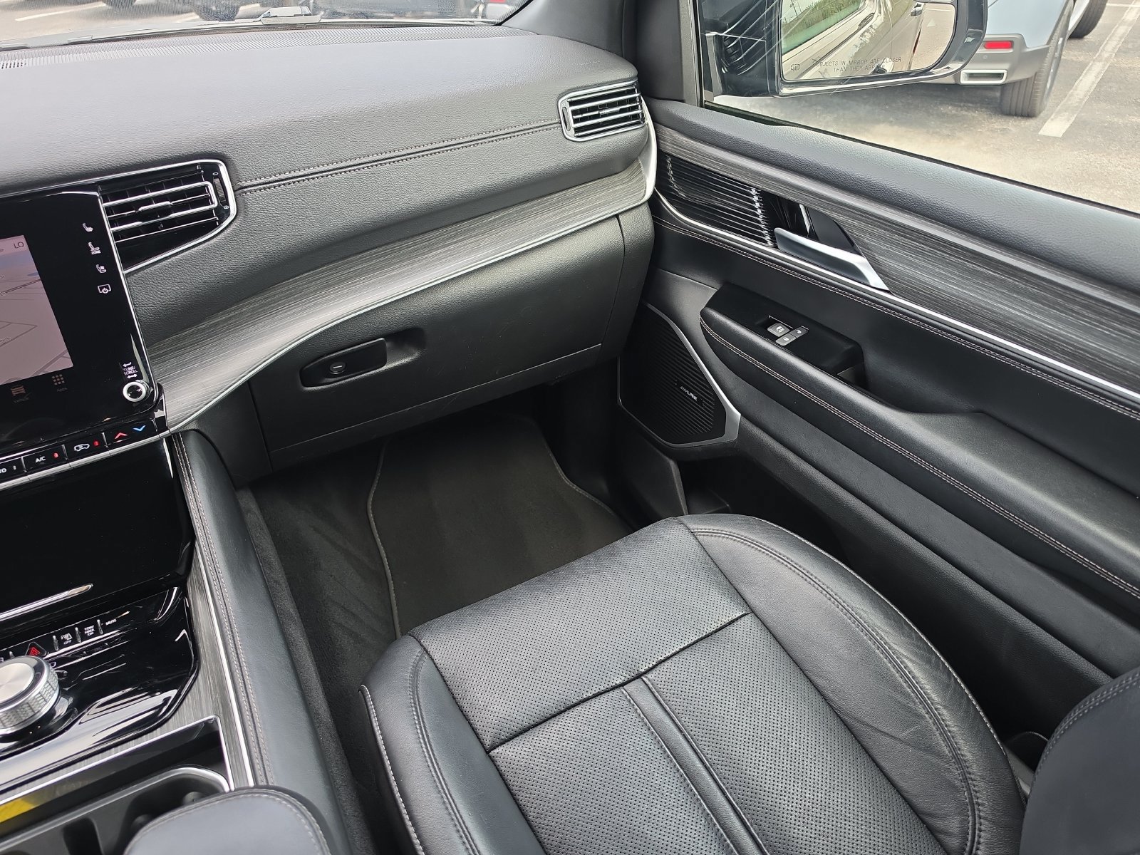 Used 2024 Jeep Wagoneer Series II w/ Flexible Seating Group RWD image 11