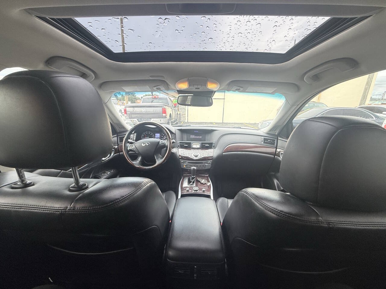 Used 2018 INFINITI Q70 Luxe AWD/4WD image 19