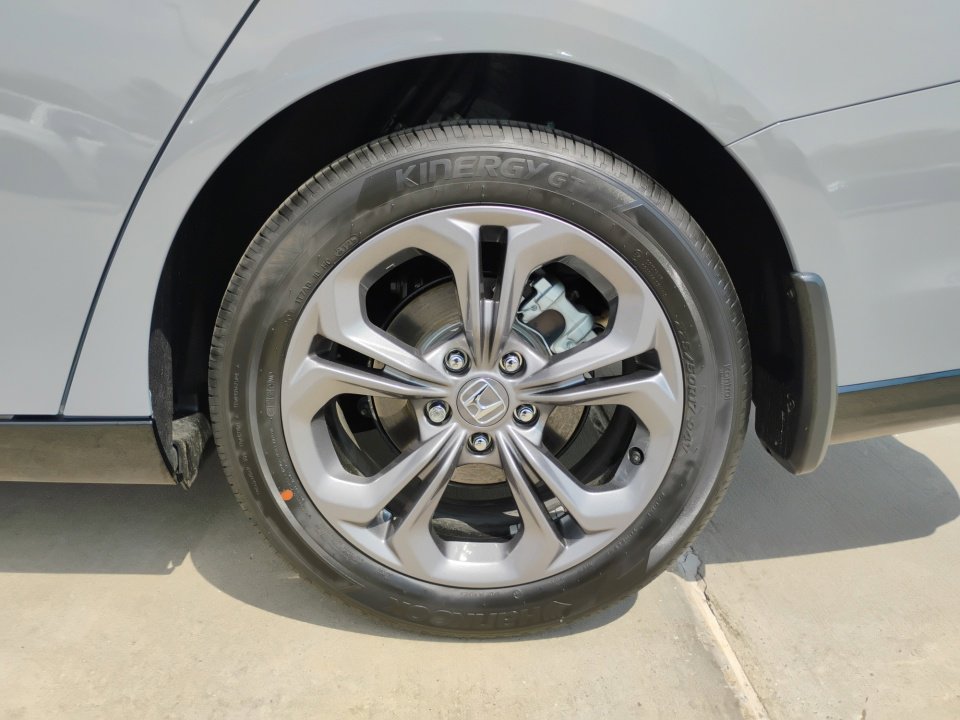 Certified 2025 Honda Accord EX-L image 22