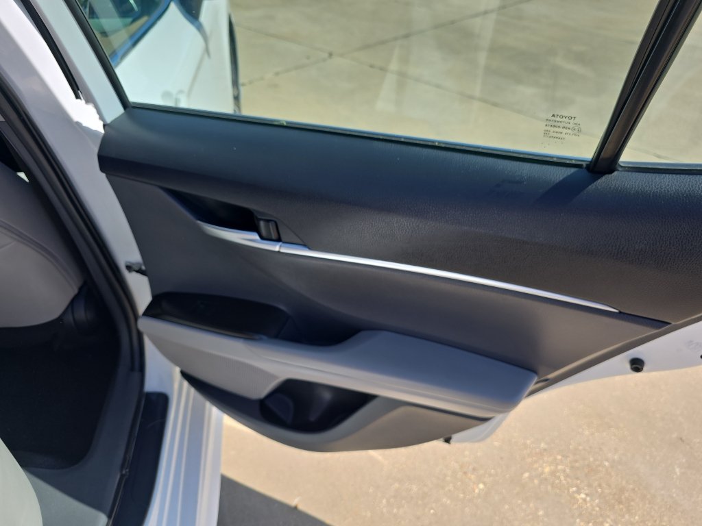 Used 2024 Toyota Camry SE FWD image 13