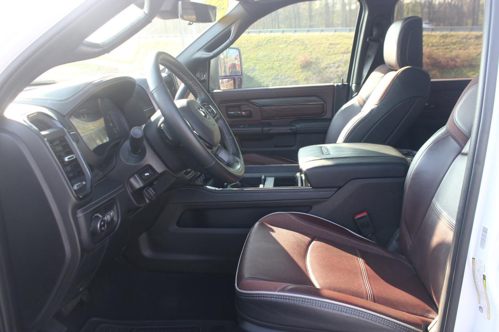Used 2025 RAM 2500 Limited AWD/4WD image 16