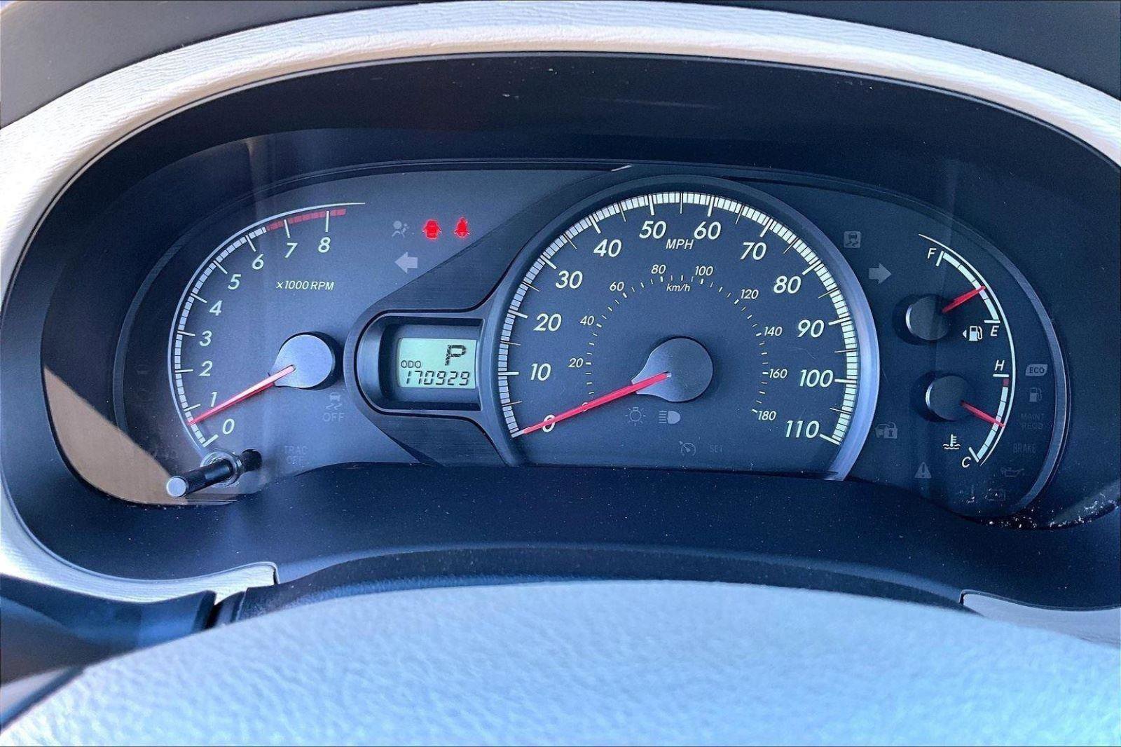 Used 2013 Toyota Sienna LE w/ Towing Pkg image 18