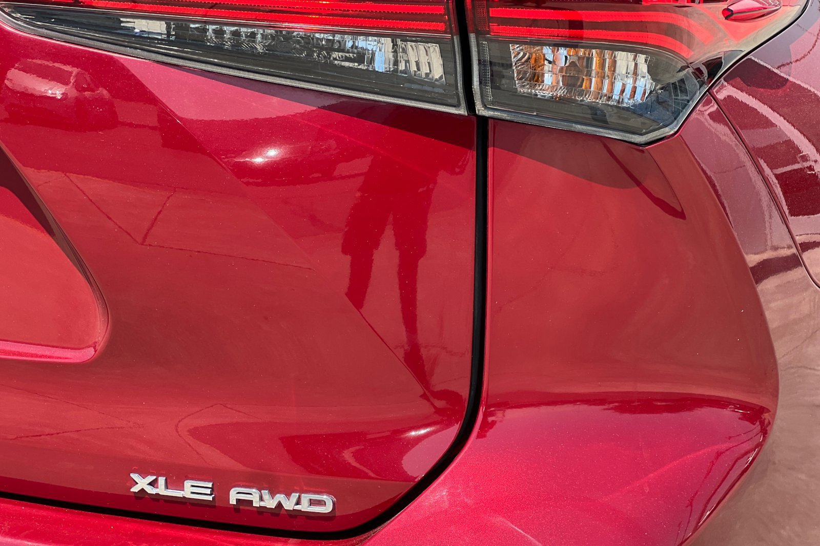 Used 2023 Toyota Highlander XLE AWD/4WD image 24