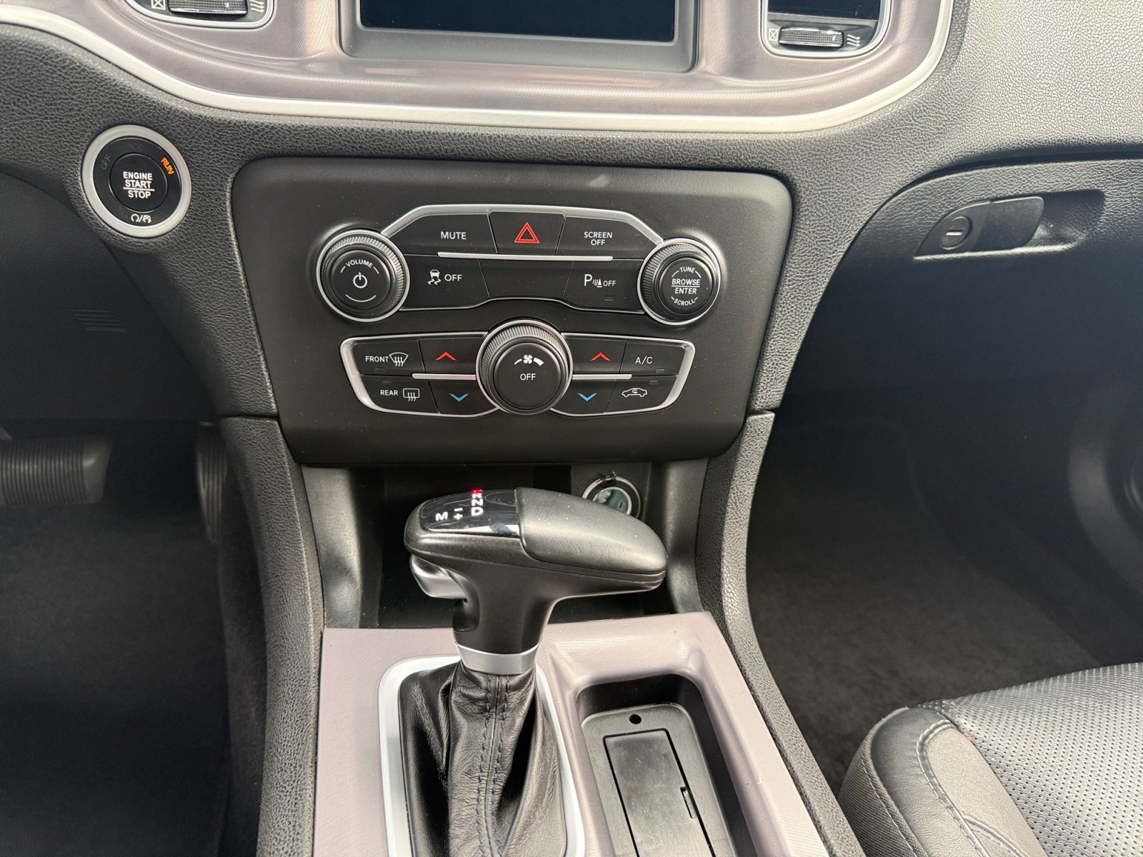 Used 2022 Dodge Charger SXT w/ Leather Interior Group RWD image 13