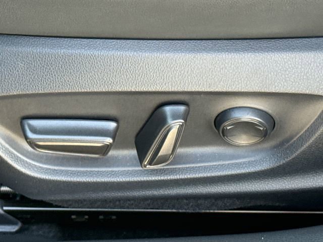 Used 2024 Toyota Prius XLE FWD image 21
