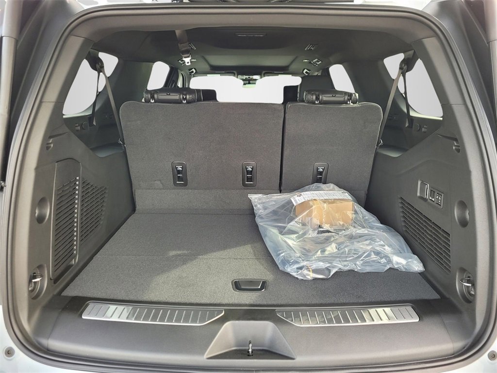 New 2026 GMC Yukon XL Denali w/ Denali Reserve Package image 7