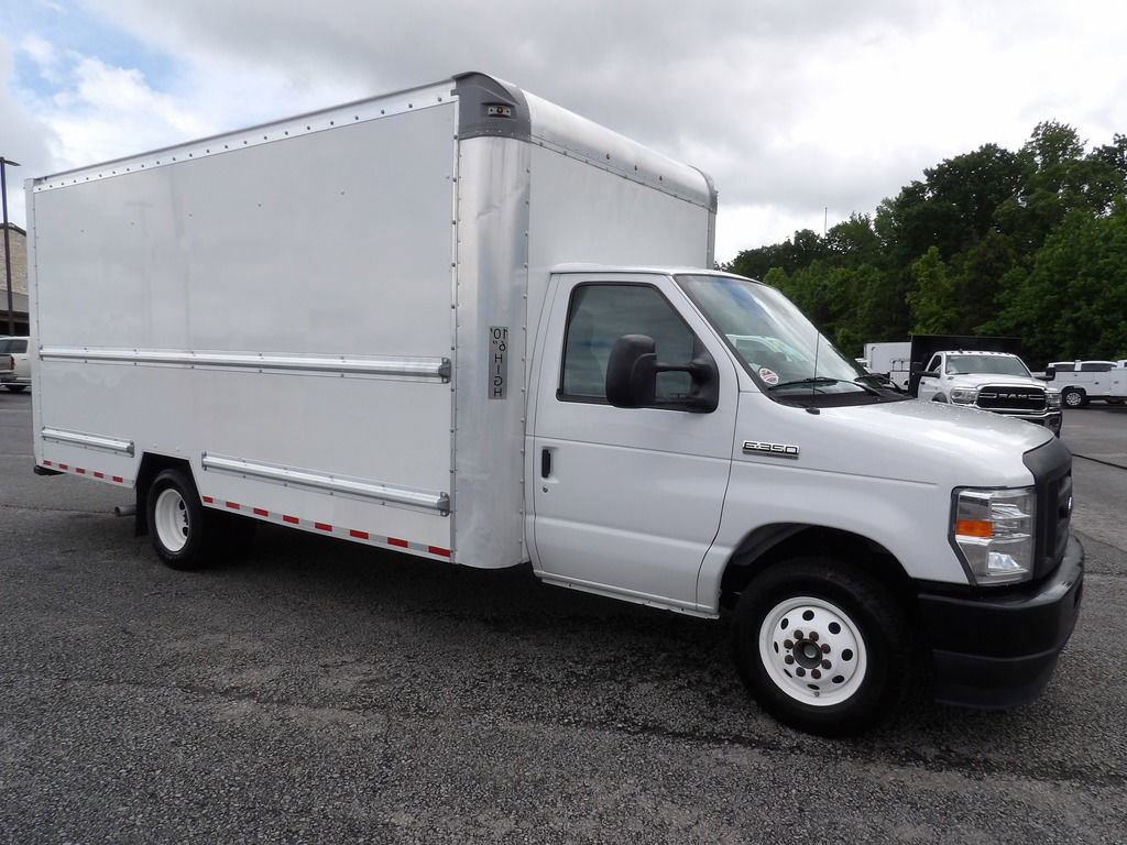 Used 2021 Ford E-350 and Econoline 350 Super Duty RWD image 10