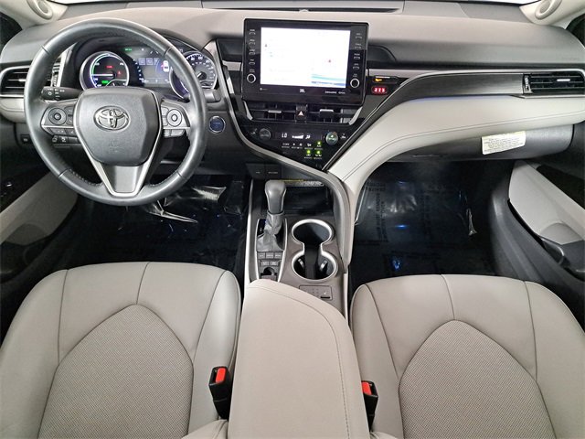 Used 2021 Toyota Camry XLE w/ Navigation Upgrade Package image 16