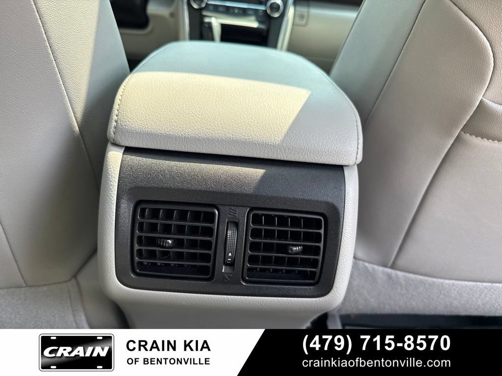 Used 2015 Toyota Camry XLE FWD image 12