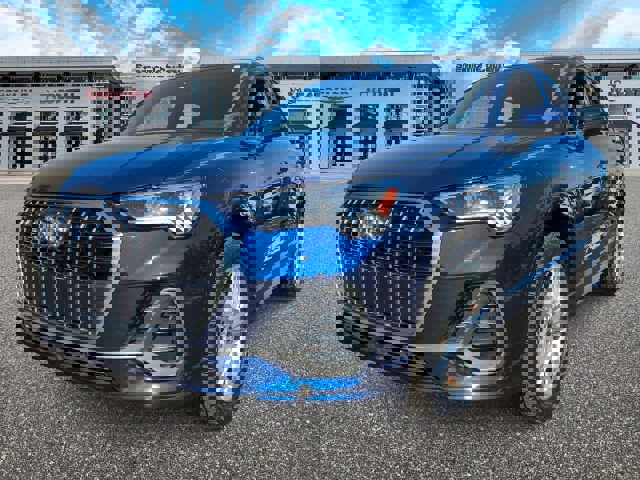 Used 2022 Audi Q3 2.0T Premium Plus w/ Premium Plus Package image 4