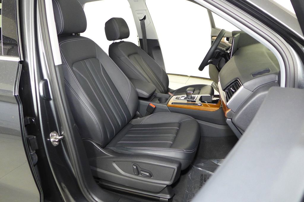 Used 2023 Audi Q5 2.0T Premium w/ Convenience Package AWD/4WD image 19