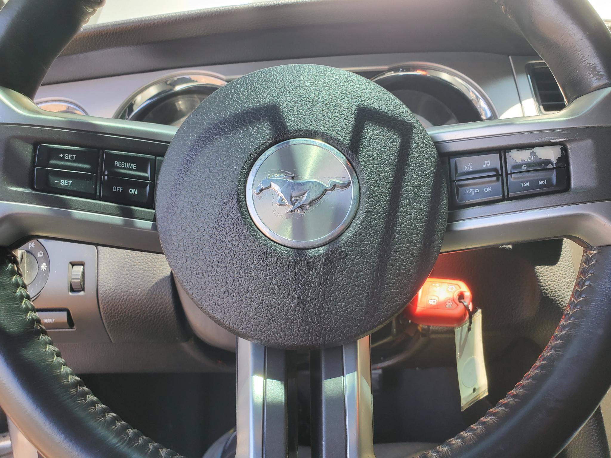 Used 2010 Ford Mustang GT Premium RWD image 26