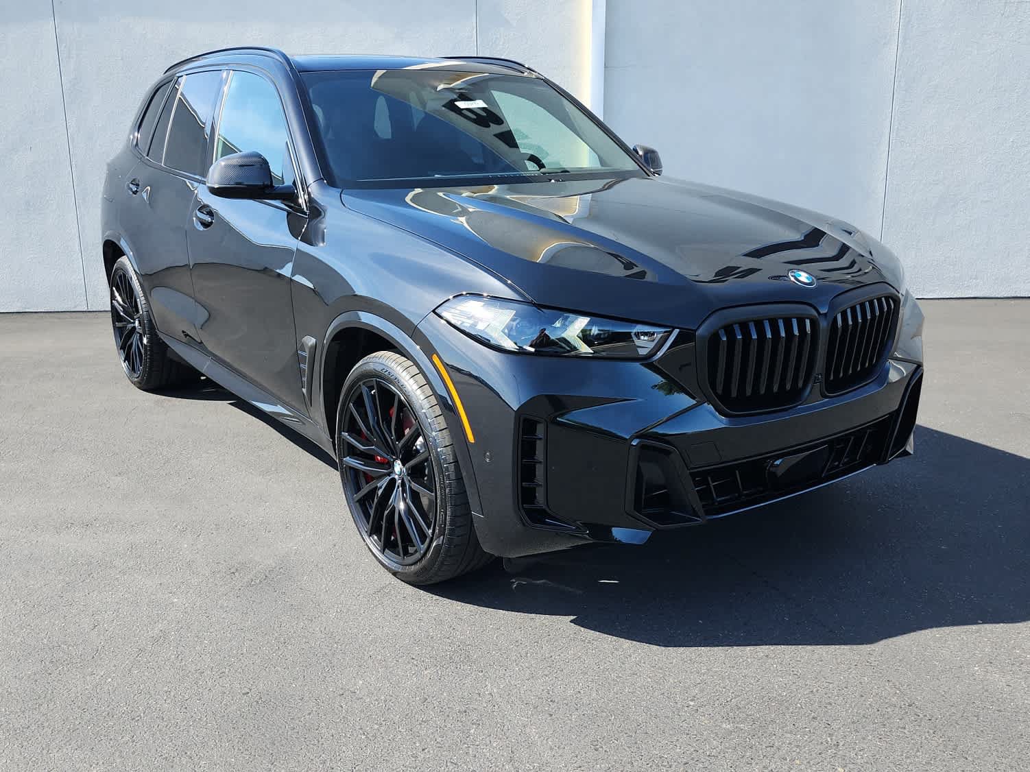 New 2026 BMW X5 xDrive40i w/ M Sport Package AWD/4WD image 2