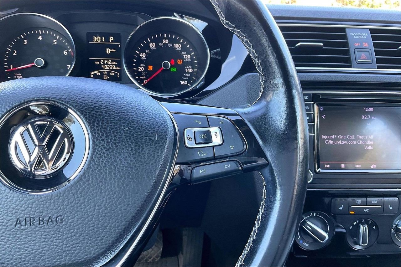 Used 2016 Volkswagen Jetta Sport image 29