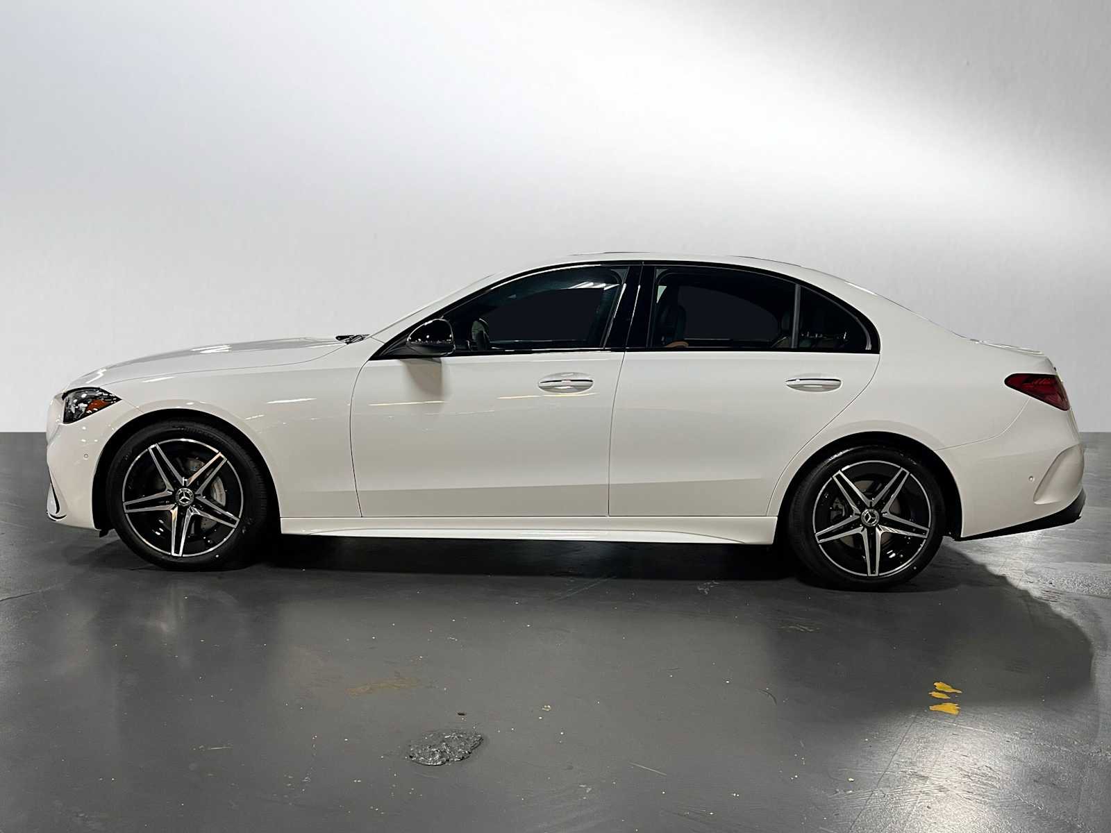 Used 2025 Mercedes-Benz C 300 4MATIC Sedan image 6