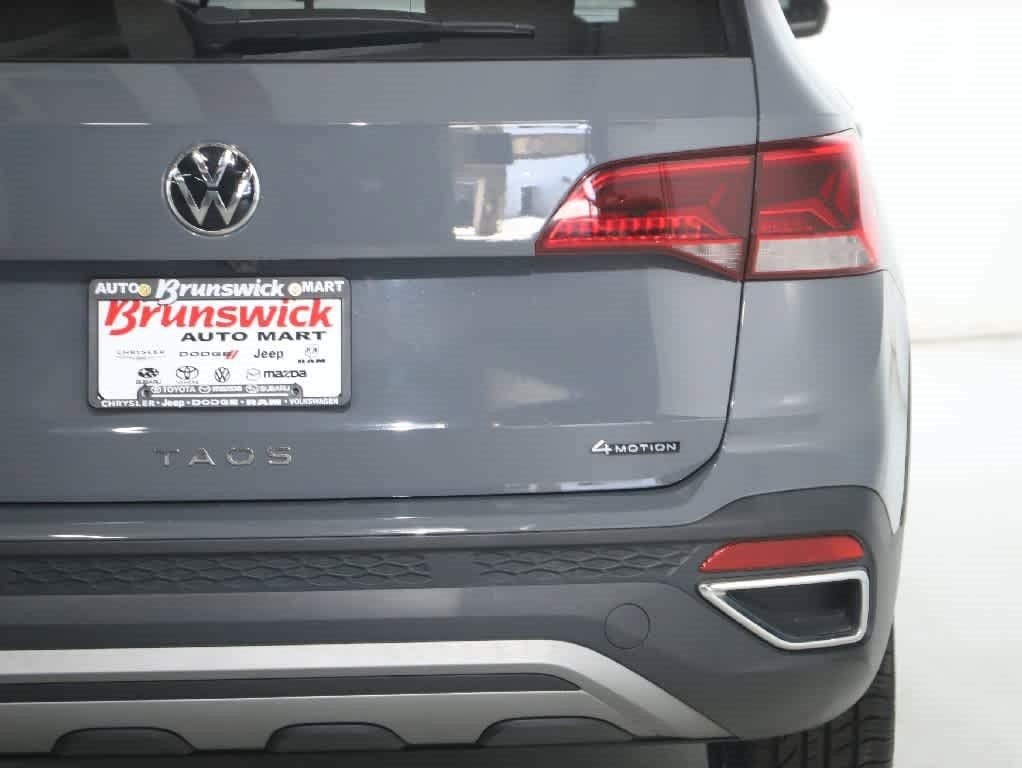 Certified 2023 Volkswagen Taos SE w/ Panoramic Sunroof Package AWD/4WD image 48