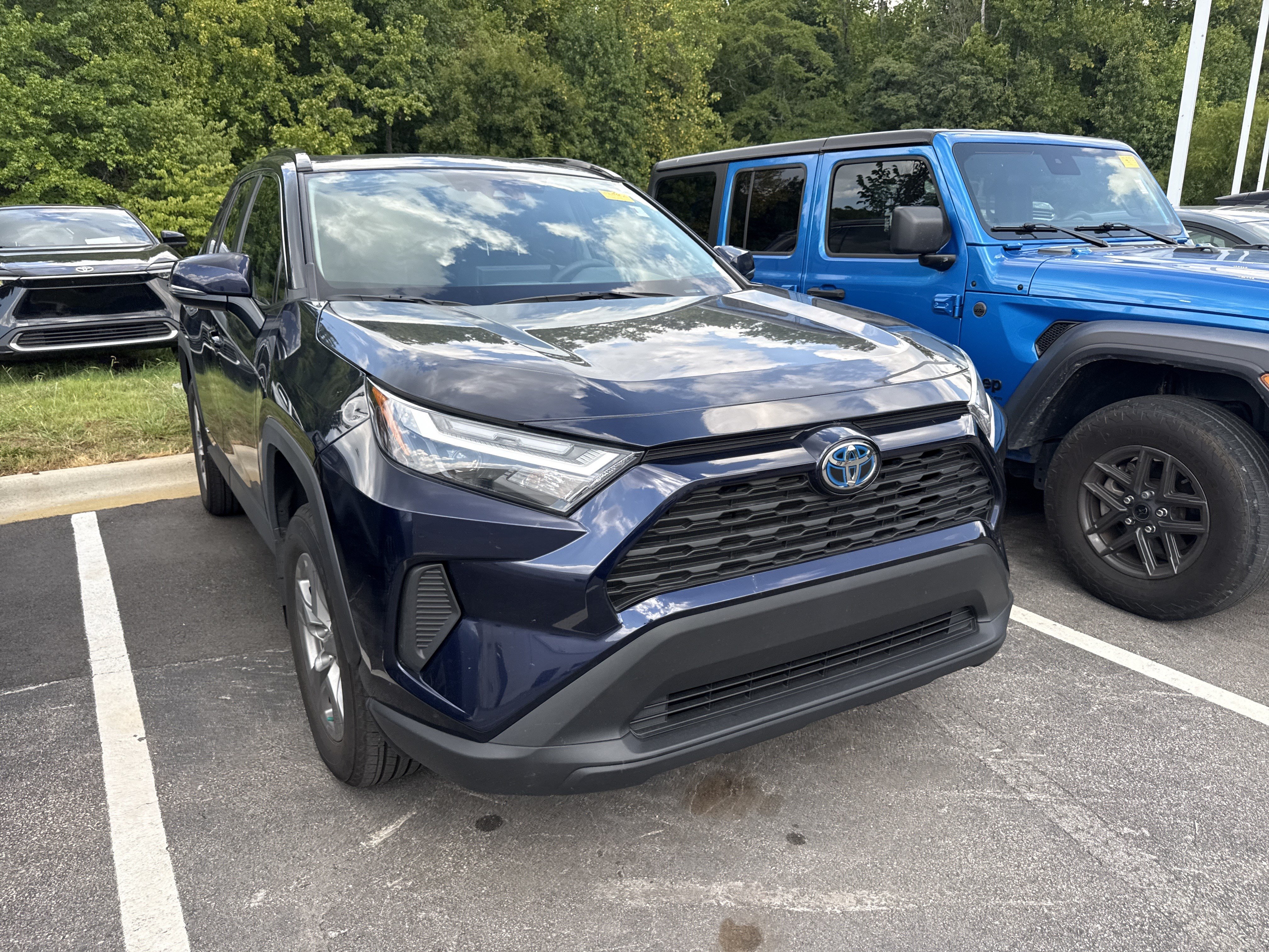 Used 2024 Toyota RAV4 XLE w/ Convenience Package AWD/4WD image 39