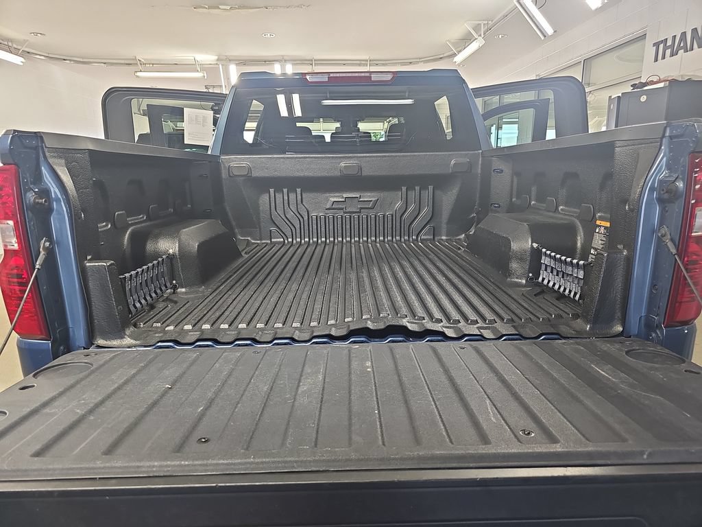 Certified 2024 Chevrolet Silverado 1500 LT AWD/4WD image 15
