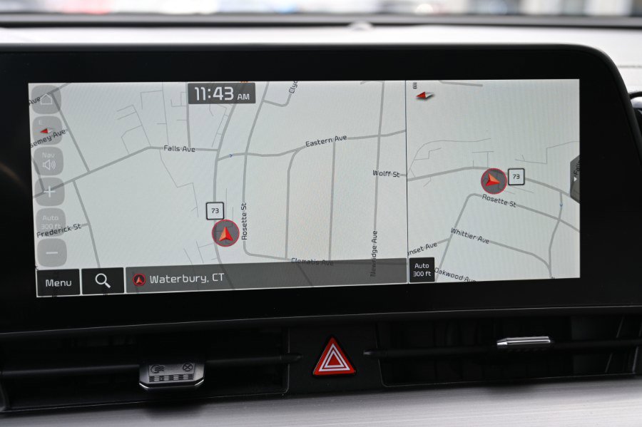 Used 2023 Kia Sportage EX image 2
