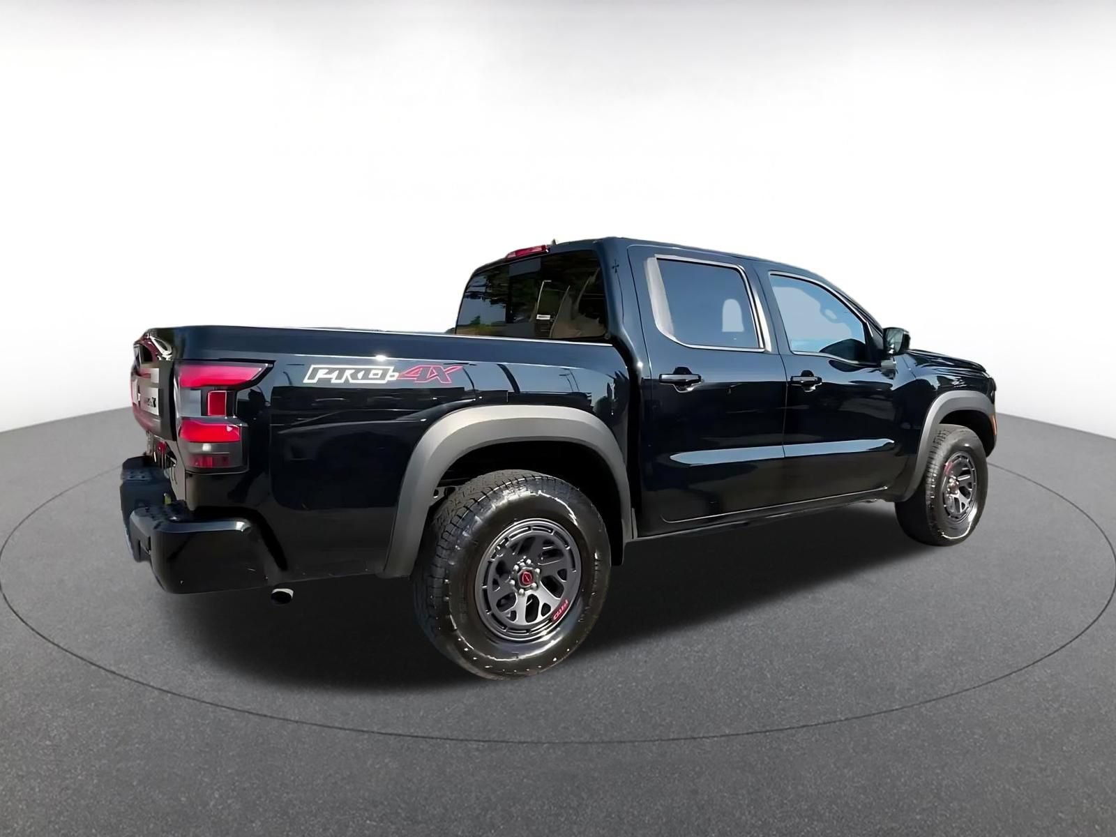 Used 2026 Nissan Frontier PRO-4X AWD/4WD image 12