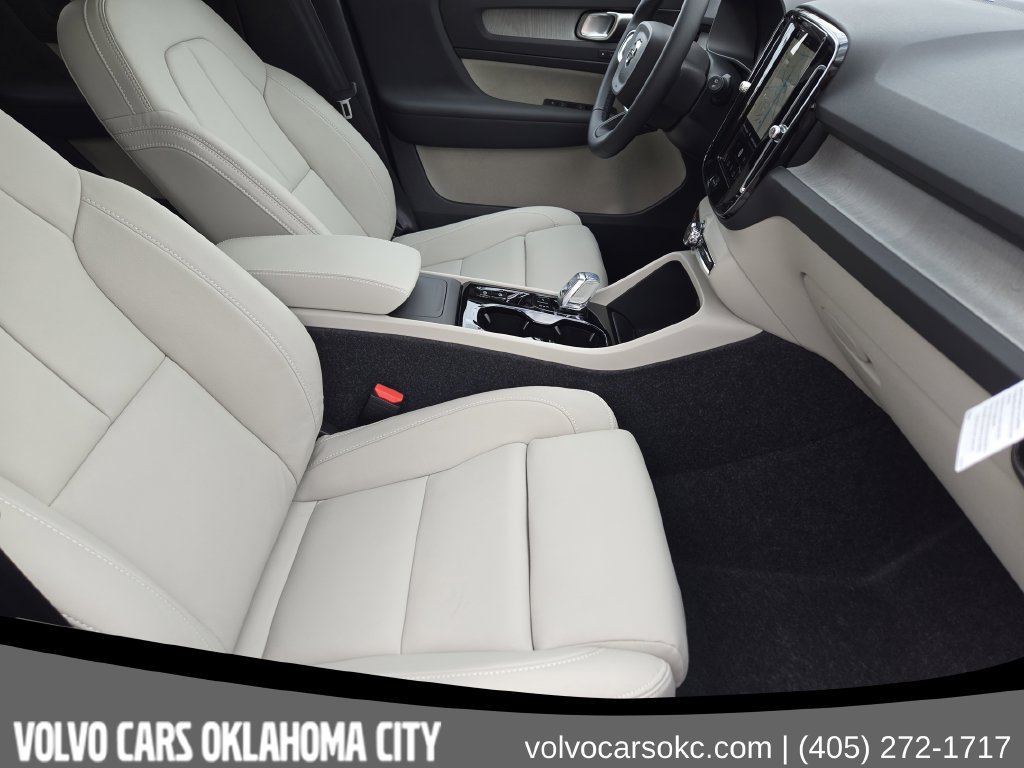 New 2026 Volvo XC40 B5 Ultra w/ Protection Package Premier AWD/4WD image 13