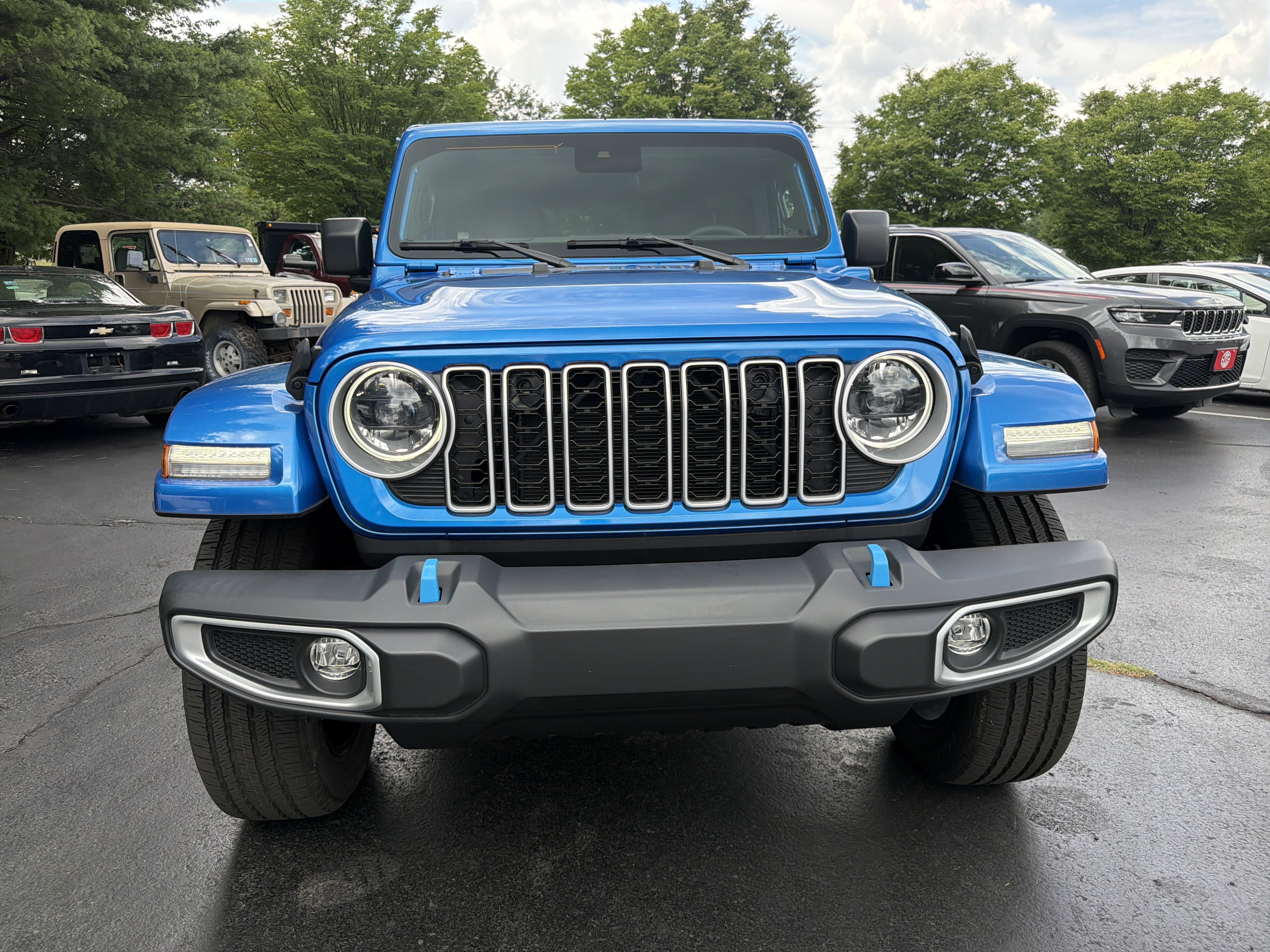 Certified 2024 Jeep Wrangler Unlimited Sahara AWD/4WD image 3