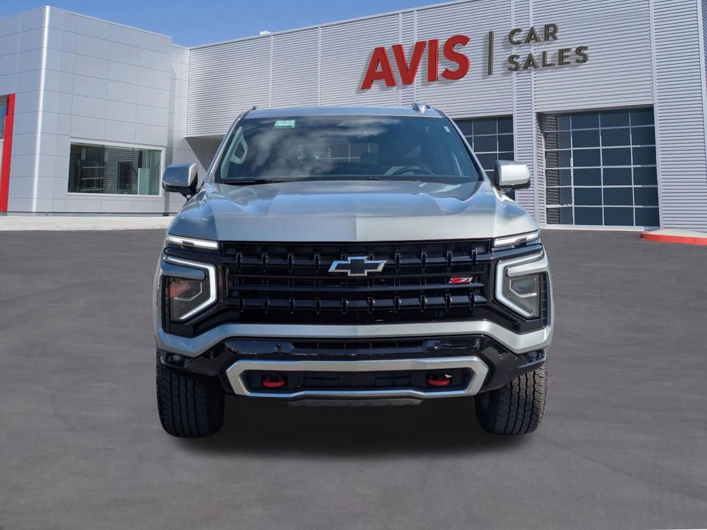 Used 2025 Chevrolet Suburban Z71 image 2