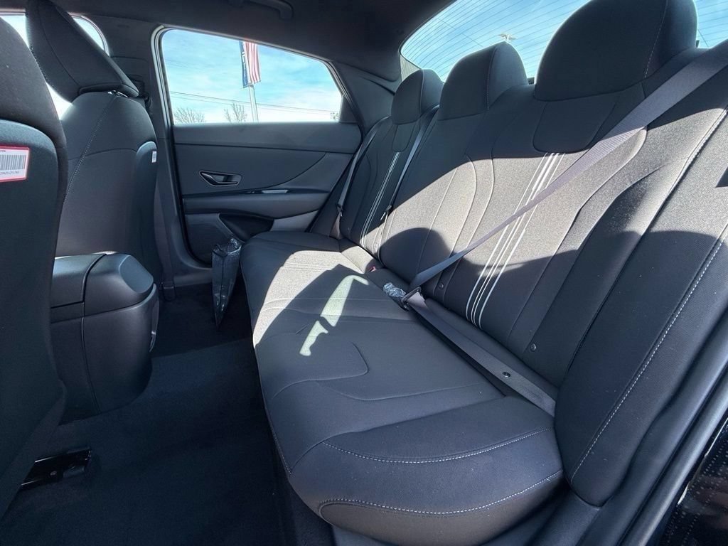 Used 2024 Hyundai Elantra SEL FWD image 23