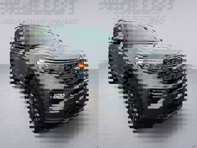 Used 2023 Ford Explorer XLT w/ Equipment Group 202A image 7