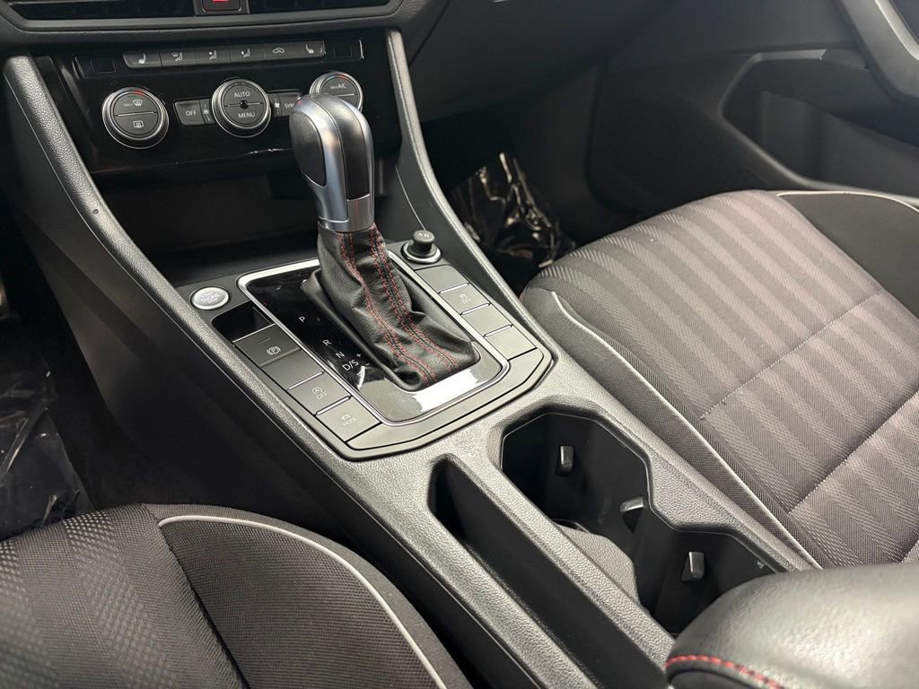 Used 2019 Volkswagen Jetta GLI image 24