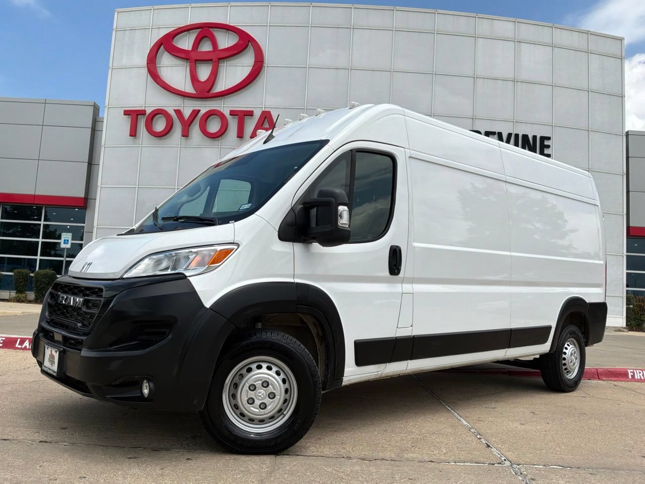 Used 2026 RAM ProMaster 2500 w/ Convenience Group FWD image 2