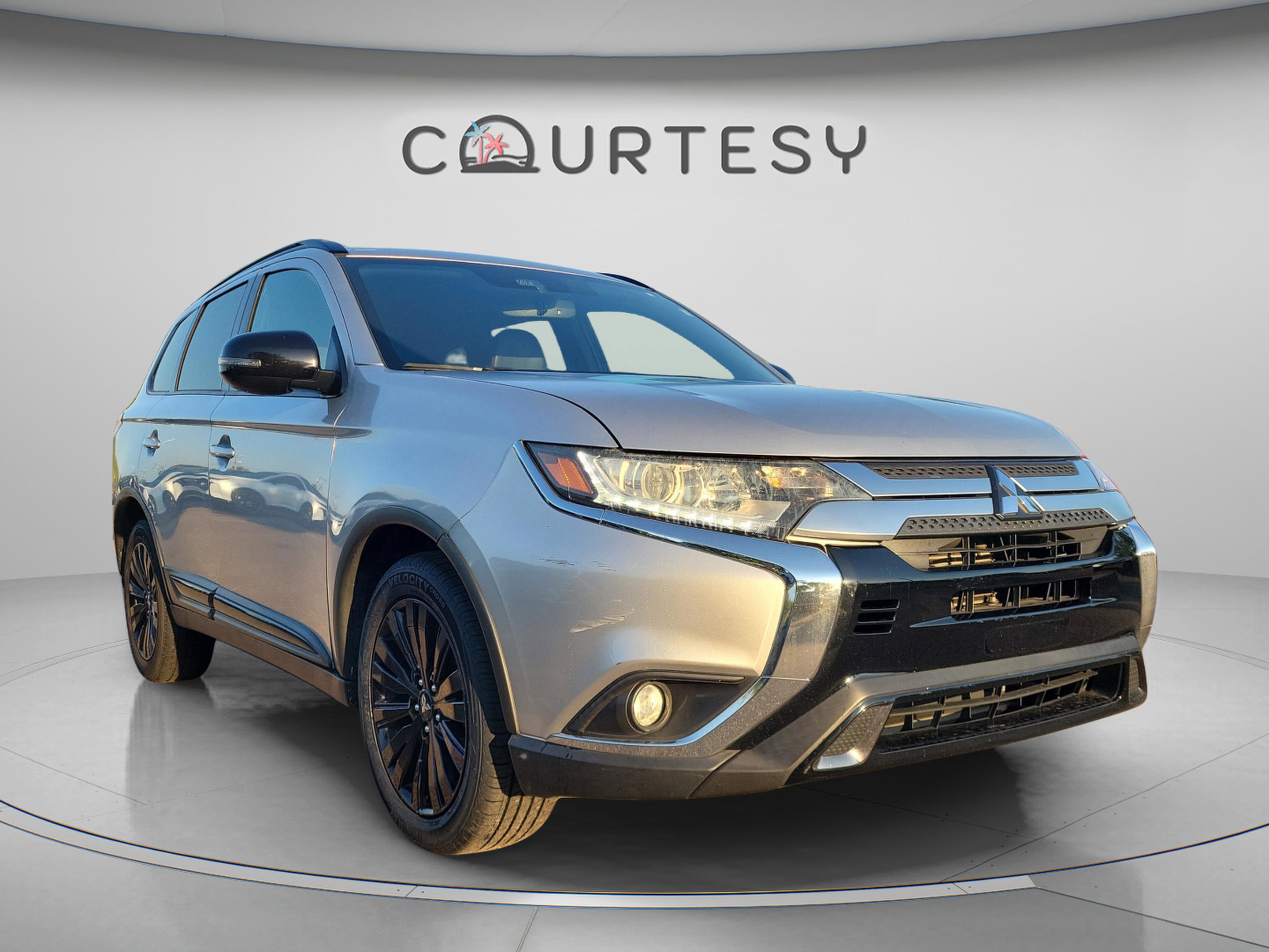 Used 2020 Mitsubishi Outlander SE image 6