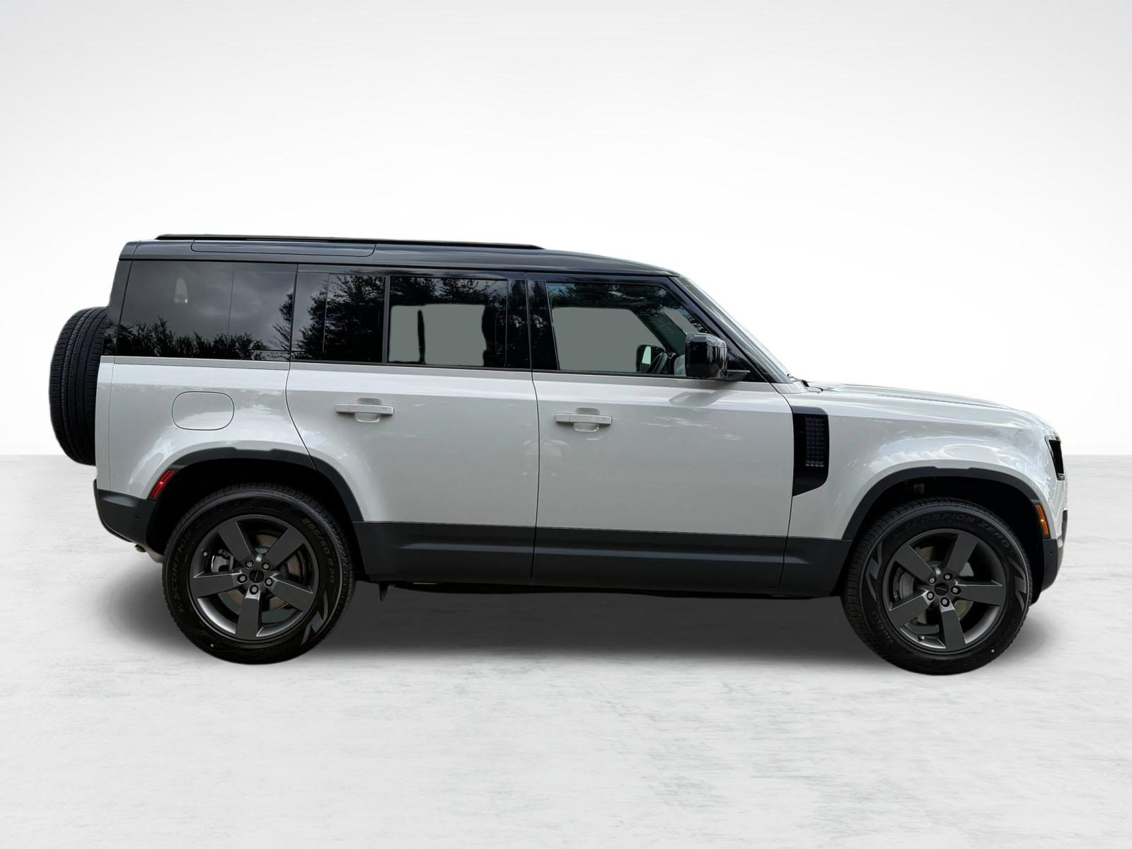 New 2026 Land Rover Defender 110 S AWD/4WD image 8