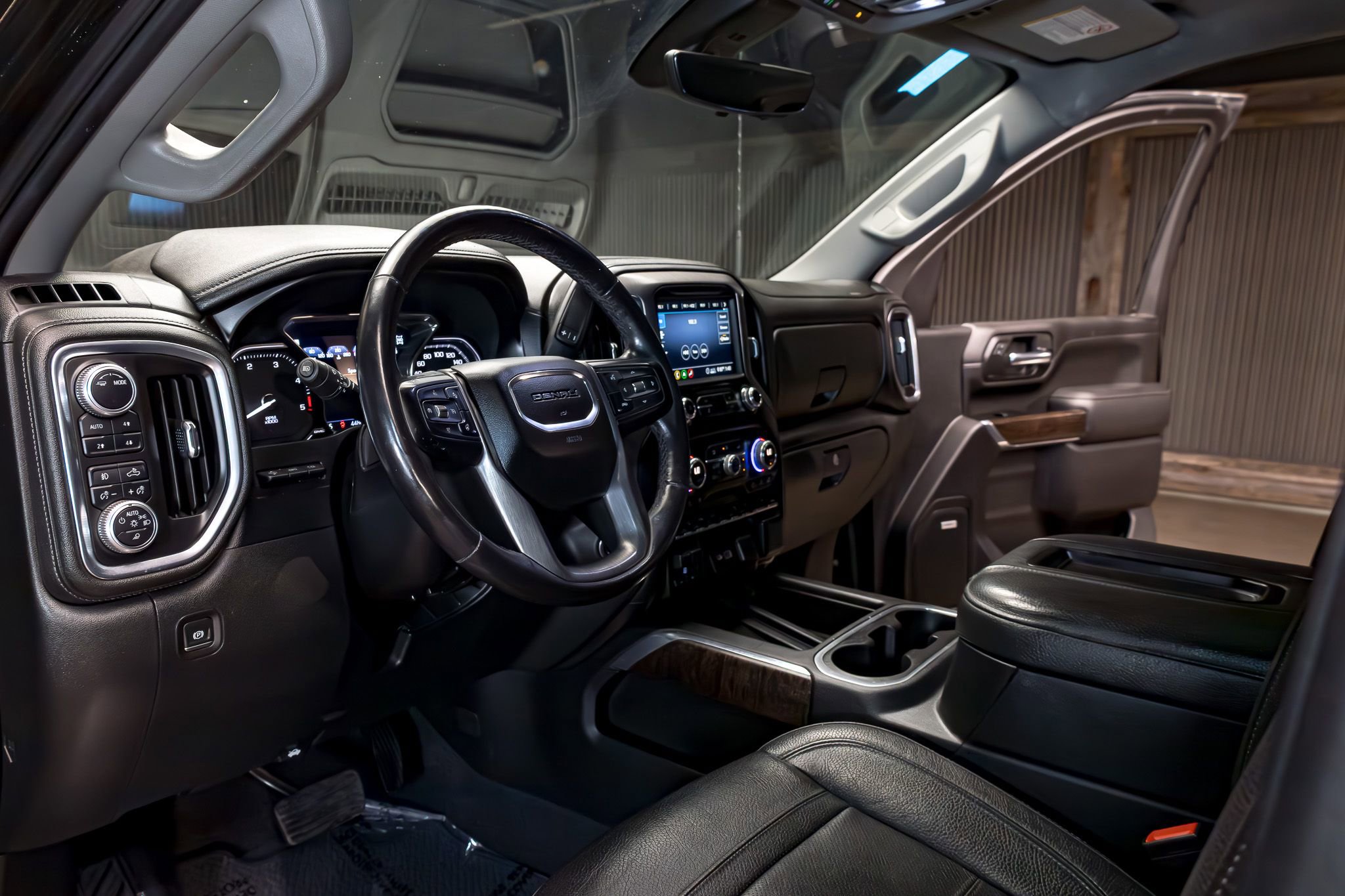 Used 2020 GMC Sierra 3500 Denali w/ Denali Ultimate Package image 16