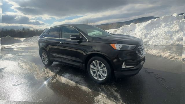 Used 2023 Ford Edge Titanium image 2