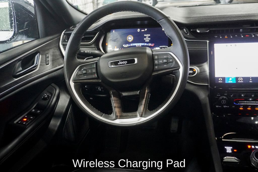 Used 2024 Jeep Grand Cherokee Limited w/ Luxury Tech Group II image 12