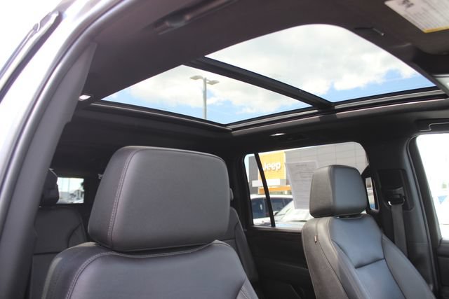 Used 2023 Chevrolet Suburban Z71 w/ Luxury Package AWD/4WD image 36