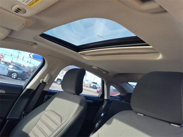 Used 2017 Ford Fusion SE w/ Fusion SE Technology Package image 20