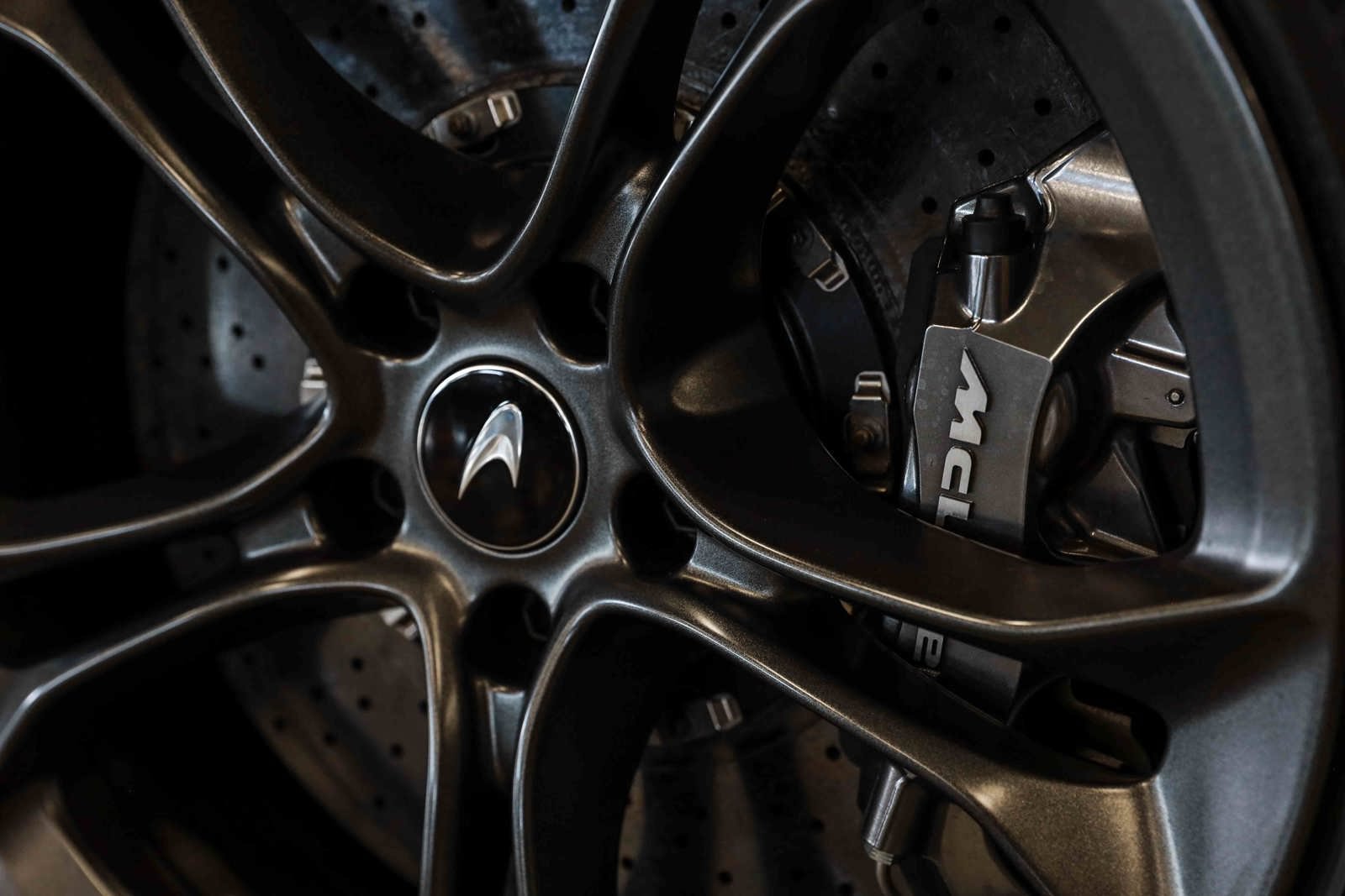 Used 2019 McLaren 720S RWD image 24