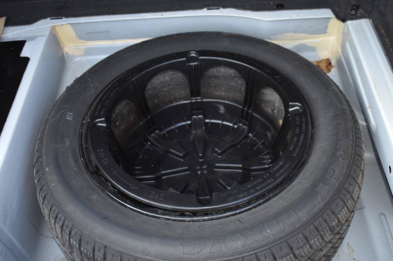 Used 1999 Mercedes-Benz E 320 Sedan image 15