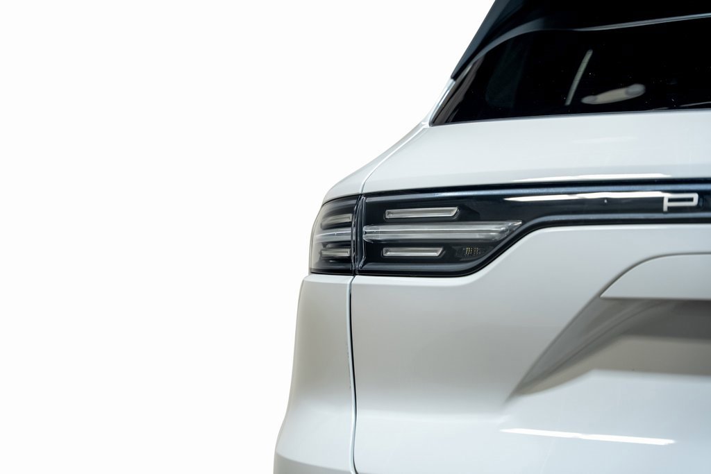 Used 2022 Porsche Cayenne S Platinum image 13