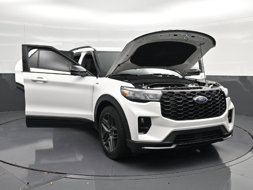 Used 2026 Ford Explorer ST-Line w/ ST-Line Street Pack RWD image 25