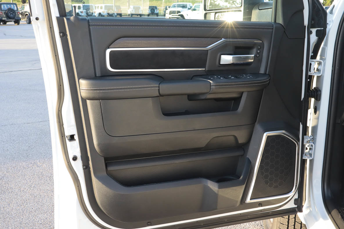 New 2027 RAM 3500 Laramie AWD/4WD image 13